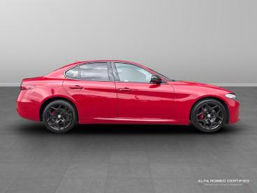 ALFA ROMEO CERTIFIED Alfa Romeo Giulia  Used Car - Saloon Petrol Red -  - 621140_2
