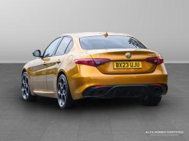ALFA ROMEO CERTIFIED Alfa Romeo Giulia 2.0t Veloce Auto Euro 6 (s/s) 4dr Used Car - Saloon Petrol Yellow -  - 624993_2