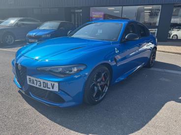 SPOTICAR Alfa Romeo Giulia 2.9 V6 Bi-turbo Quadrifoglio Auto Euro 6 (s/s) 4dr Used Car - Saloon Petrol Blue - Cheltenham - 1200627567_2