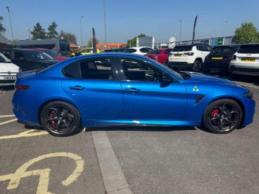 SPOTICAR Alfa Romeo Giulia 2.9 V6 Bi-turbo Quadrifoglio Auto Euro 6 (s/s) 4dr Used Car - Saloon Petrol Blue - Cheltenham - 1200627567_3