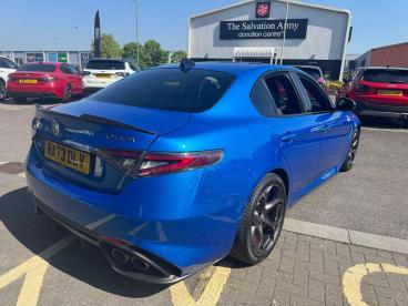 SPOTICAR Alfa Romeo Giulia 2.9 V6 Bi-turbo Quadrifoglio Auto Euro 6 (s/s) 4dr Used Car - Saloon Petrol Blue - Cheltenham - 1200627567_4
