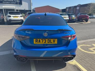 SPOTICAR Alfa Romeo Giulia 2.9 V6 Bi-turbo Quadrifoglio Auto Euro 6 (s/s) 4dr Used Car - Saloon Petrol Blue - Cheltenham - 1200627567_5