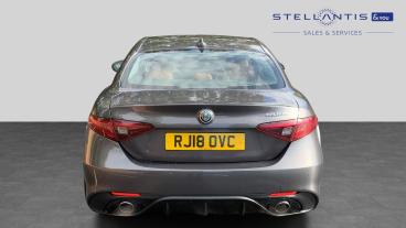 SPOTICAR Alfa Romeo Giulia 2.0t Veloce Auto Euro 6 (s/s) 4dr Used Car - Saloon Petrol Grey - Walton On Thames - 1200633487_4