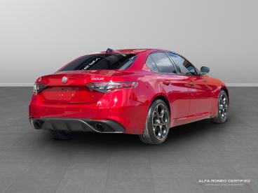 ALFA ROMEO CERTIFIED Alfa Romeo Giulia 2.0t Intensa Auto Euro 6 (s/s) 4dr Used Car - Saloon Petrol Red - Slough - 635820_3