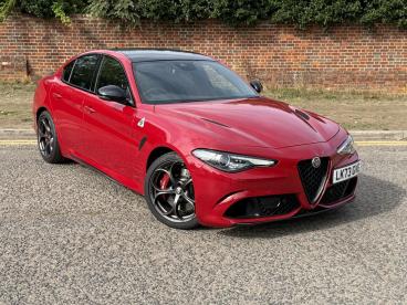 ALFA ROMEO CERTIFIED Alfa Romeo Giulia 2.9 V6 Bi-turbo Quadrifoglio Auto Euro 6 (s/s) 4dr Used Car - Saloon Petrol Red - Hemel Hempstead - 636604_1