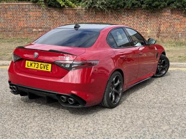 ALFA ROMEO CERTIFIED Alfa Romeo Giulia 2.9 V6 Bi-turbo Quadrifoglio Auto Euro 6 (s/s) 4dr Used Car - Saloon Petrol Red - Hemel Hempstead - 636604_2
