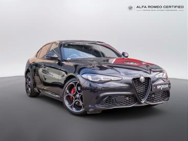 ALFA ROMEO CERTIFIED Alfa Romeo Giulia 2.0t Veloce Auto Euro 6 (s/s) 4dr Used Car - Saloon Petrol Black - Nuneaton - 638247_1