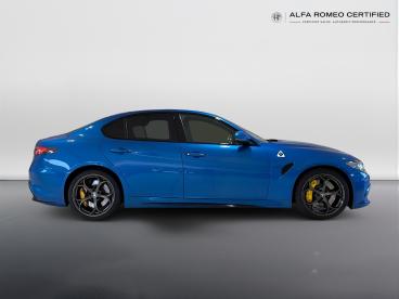 ALFA ROMEO CERTIFIED Alfa Romeo Giulia 2.9 V6 Bi-turbo Quadrifoglio Auto Euro 6 (s/s) 4dr Used Car - Saloon Petrol Blue - Slough - 639348_2