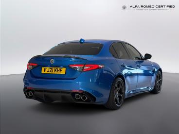 ALFA ROMEO CERTIFIED Alfa Romeo Giulia 2.9 V6 Bi-turbo Quadrifoglio Auto Euro 6 (s/s) 4dr Used Car - Saloon Petrol Blue - Slough - 639348_3