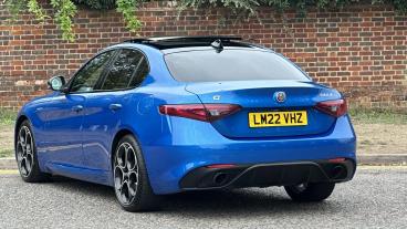 ALFA ROMEO CERTIFIED Alfa Romeo Giulia 2.0t Veloce Auto Euro 6 (s/s) 4dr Used Car - Saloon Petrol Blue - Hemel Hempstead - 639944_5