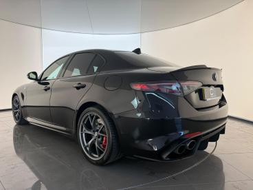 SPOTICAR Alfa Romeo Giulia 2.9 V6 Bi-turbo Quadrifoglio Auto Euro 6 (s/s) 4dr Used Car - Saloon Petrol Grey - Croxdale - 1200642960_3
