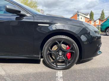 ALFA ROMEO CERTIFIED Alfa Romeo Giulietta 2.0 Jtdm-2 Veloce Tct Euro 6 (s/s) 5dr Used Car -  Diesel Black - Colchester - 540925_4