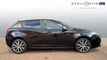ALFA ROMEO CERTIFIED Alfa Romeo Giulietta  Used Car -  Petrol Black - Leicester - 554323_2