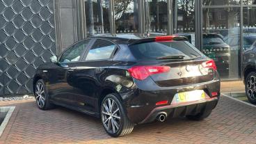 ALFA ROMEO CERTIFIED Alfa Romeo Giulietta  Used Car -  Petrol Black - Leicester - 554323_5