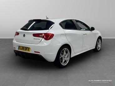 SPOTICAR Alfa Romeo Giulietta 1.4 Tb Sport Euro 6 (s/s) 5dr Used Car - Hatchback Petrol Red - Chiswick - 800557245_3