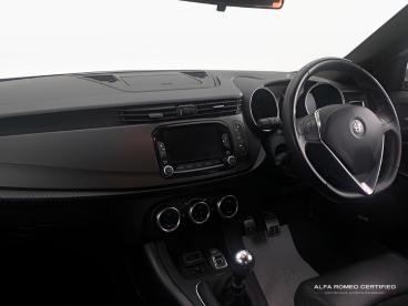 ALFA ROMEO CERTIFIED Alfa Romeo Giulietta 1.4 Tb Sprint Euro 6 (s/s) 5dr Used Car -  Petrol Red - Birmingham - 577439_2