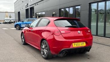 SPOTICAR Alfa Romeo Giulietta 1750 Tbi Veloce Tct Euro 6 5dr Used Car - Hatchback Petrol Red - Bristol - 1200580372_5