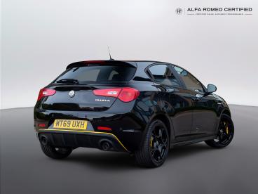 SPOTICAR Alfa Romeo Giulietta 2.0 Jtdm-2 Veloce Tct Euro 6 (s/s) 5dr Used Car - Hatchback Diesel Black - Nuneaton - 800620763_4