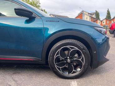 ALFA ROMEO CERTIFIED Alfa Romeo Junior 54kwh Elettrica Speciale Auto 5dr Used Car - Suv Electric Blue - Colchester - 512806_4