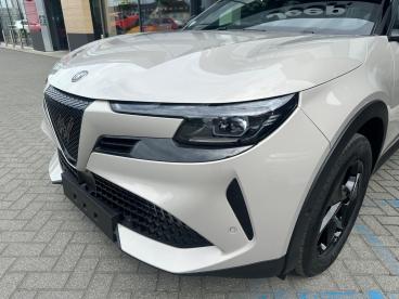 ALFA ROMEO CERTIFIED Alfa Romeo Junior 1.2 Mhev Ibrida E-dct Euro 6 (s/s) 5dr Used Car - Suv Hybrid Grey - Slough - 519883_4