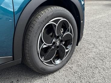 ALFA ROMEO CERTIFIED Alfa Romeo Junior 54kwh Elettrica Speciale Auto 5dr Used Car - Suv Electric Blue - Swansea - 521341_4