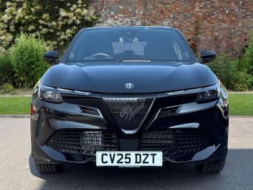 ALFA ROMEO CERTIFIED Alfa Romeo Junior 1.2 Turbo Ibrida 5dr Auto Used Car - Suv Petrol Black - Swansea - 532682_2