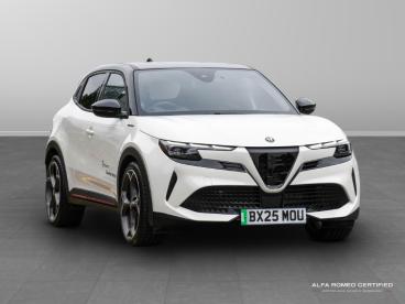 ALFA ROMEO CERTIFIED Alfa Romeo Junior 54kwh Elettrica Veloce Auto 5dr Used Car - Suv Electric White - Nuneaton - 535714_1