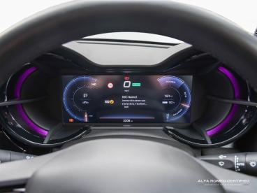 ALFA ROMEO CERTIFIED Alfa Romeo Junior 54kwh Elettrica Veloce Auto 5dr Used Car - Suv Electric White - Nuneaton - 535714_4