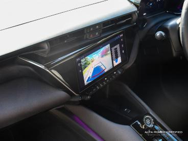 ALFA ROMEO CERTIFIED Alfa Romeo Junior 54kwh Elettrica Speciale Auto 5dr Used Car - Suv Electric Blue - Nuneaton - 535716_5