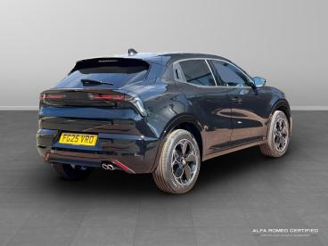 ALFA ROMEO CERTIFIED Alfa Romeo Junior 1.2 Mhev Ibrida E-dct Euro 6 (s/s) 5dr Used Car - Suv Hybrid Black - Leicester - 537857_3