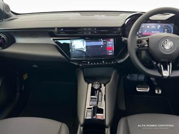 ALFA ROMEO CERTIFIED Alfa Romeo Junior 1.2 Mhev Ibrida E-dct Euro 6 (s/s) 5dr Used Car - Suv Hybrid Black - Leicester - 537857_4