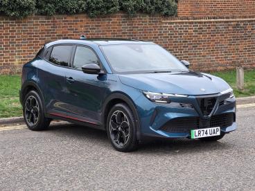 SPOTICAR Alfa Romeo Junior 54kwh Elettrica Speciale Auto 5dr Used Car - Suv Electric Green - Hemel Hempstead - 800555811_1