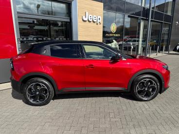 ALFA ROMEO CERTIFIED Alfa Romeo Junior 54kwh Elettrica Speciale Auto 5dr Used Car - Suv Electric Red - Slough - 556791_4