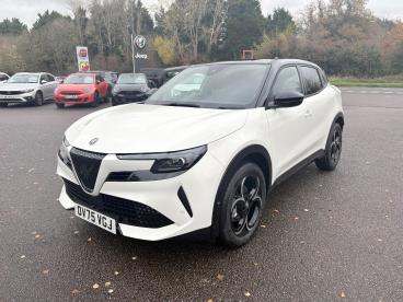 ALFA ROMEO CERTIFIED Alfa Romeo Junior 1.2 Mhev Ibrida E-dct Euro 6 (s/s) 5dr Used Car - Suv Hybrid White - Kidlington - 557349_3