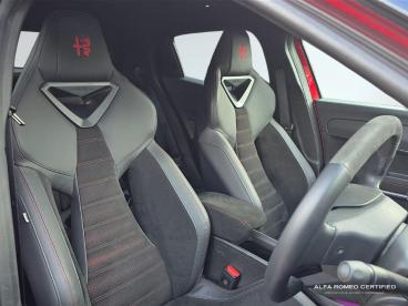 ALFA ROMEO CERTIFIED Alfa Romeo Junior 54kwh Elettrica Veloce Auto 5dr Used Car - Suv Electric Red - Leicester - 557991_3