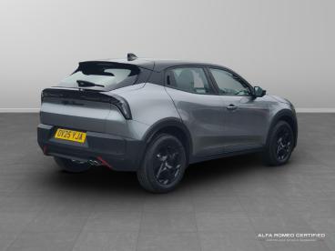 ALFA ROMEO CERTIFIED Alfa Romeo Junior 1.2 Mhev Ibrida E-dct Euro 6 (s/s) 5dr Used Car - Suv Hybrid Grey - Kidlington - 564257_3