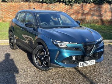 SPOTICAR Alfa Romeo Junior 1.2 Mhev Ibrida E-dct Euro 6 (s/s) 5dr Used Car - Suv Hybrid Multicolour - Hemel Hempstead - 800574701_1