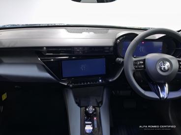 SPOTICAR Alfa Romeo Junior 1.2 Mhev Ibrida E-dct Euro 6 (s/s) 5dr Used Car - Suv Hybrid Blue - Chiswick - 800576724_4