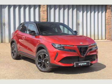 SPOTICAR Alfa Romeo Junior 54kwh Elettrica Speciale Auto 5dr Used Car - Suv Electric Black - Pulborough - 1200585868_1