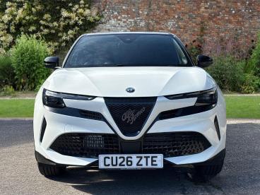 ALFA ROMEO CERTIFIED Alfa Romeo Junior 1.2 Mhev Ibrida E-dct Euro 6 (s/s) 5dr Used Car - Suv Hybrid White - Swansea - 591617_2
