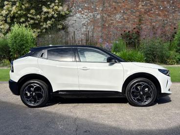 ALFA ROMEO CERTIFIED Alfa Romeo Junior 1.2 Mhev Ibrida E-dct Euro 6 (s/s) 5dr Used Car - Suv Hybrid White - Swansea - 591617_3