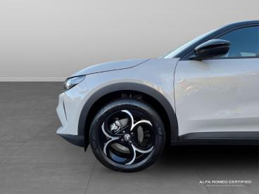 ALFA ROMEO CERTIFIED Alfa Romeo Junior 1.2 Mhev Ibrida E-dct Euro 6 (s/s) 5dr Used Car - Suv Hybrid Beige - Colchester - 591697_4