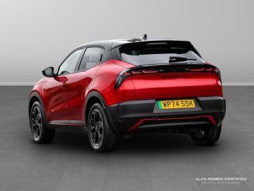 ALFA ROMEO CERTIFIED Alfa Romeo Junior 54kwh Elettrica Speciale Auto 5dr Used Car - Suv Electric Red - Nuneaton - 594658_3