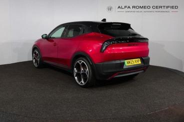 SPOTICAR Alfa Romeo Junior 54kwh Elettrica Veloce Auto 5dr Used Car - Suv Electric Red - Uk - 1200595957_4