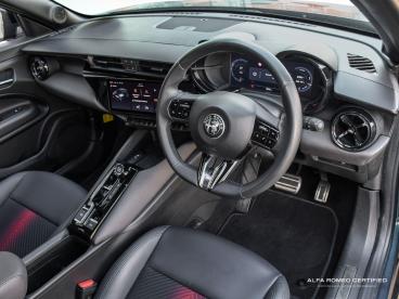 ALFA ROMEO CERTIFIED Alfa Romeo Junior 54kwh Elettrica Speciale Auto 5dr Used Car - Suv Electric Blue - Nuneaton - 597341_3