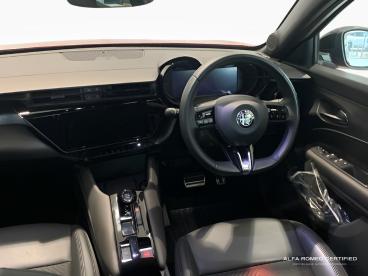 SPOTICAR Alfa Romeo Junior 54kwh Elettrica Speciale Auto 5dr Used Car - Suv Electric Red - Chiswick - 800601033_4