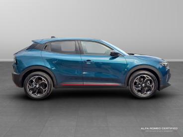 ALFA ROMEO CERTIFIED Alfa Romeo Junior 54kwh Elettrica Speciale Auto 5dr Used Car - Suv Electric Green - Leicester - 601705_2