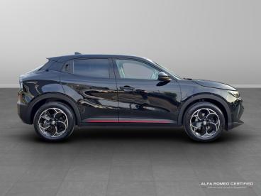 ALFA ROMEO CERTIFIED Alfa Romeo Junior 54kwh Elettrica Speciale Auto 5dr Used Car - Suv Electric Black - Leicester - 601706_2