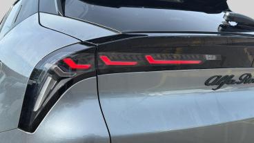 ALFA ROMEO CERTIFIED Alfa Romeo Junior  Used Car - Suv Electric Grey - Salford - 606518_5