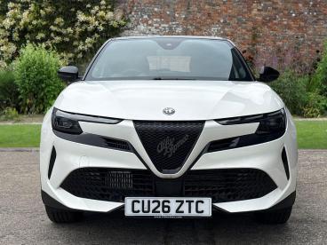 ALFA ROMEO CERTIFIED Alfa Romeo Junior 1.2 Mhev Ibrida E-dct Euro 6 (s/s) 5dr Used Car - Suv Hybrid White - Swansea - 609737_2